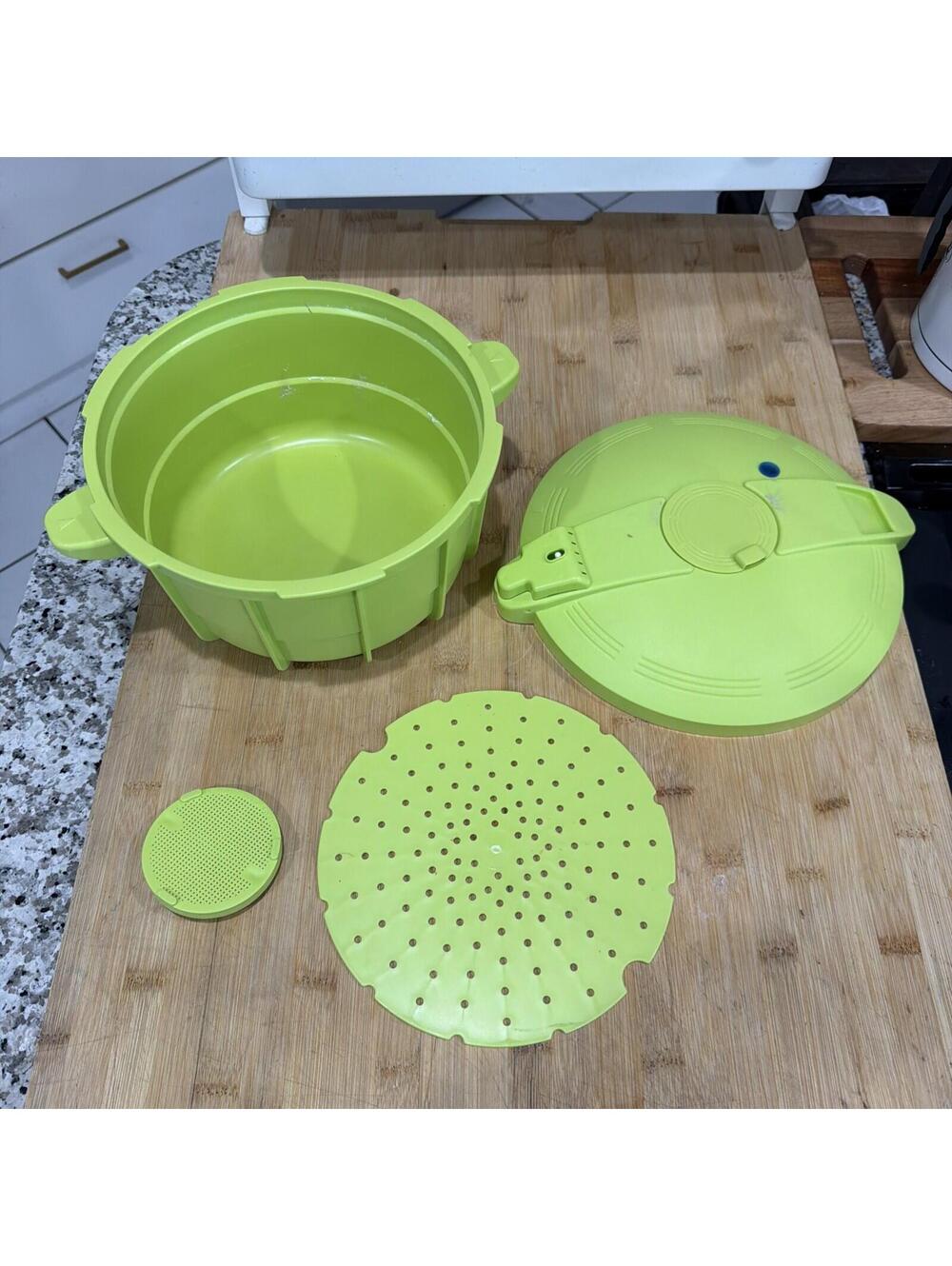 Cooks Essentials Prepology 4 Qt Microwave Pressure Cooker Lime Green *